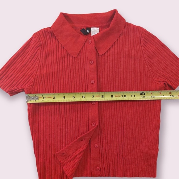 💝(3/$25) H&M Ribbed Collared Short Sleeve Red Top - Picture 4 of 6